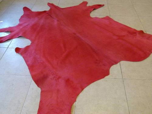 Imagen 6 de 10 de Alfombra Cuero De Vaca Teñido Con Pelo Tamaño M