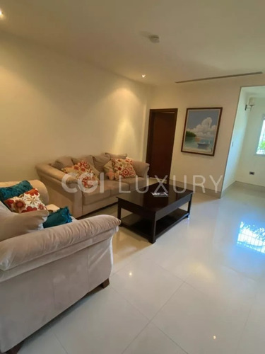 Cgi+ Luxury Lecheria Ofrece En Venta Casa En Las Villas.