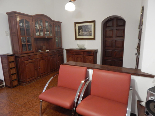 Hermosa Casa 4 Dormit, Pileta Con Caldera, Quincho, Baño Con Jacuzzi. B° Villa Cabrera