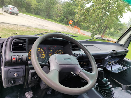 Isuzu Plataforma 6 Metros