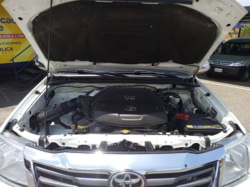 Imagen 12 de 13 de Toyota Hilux 4x4
