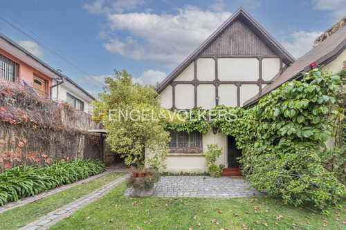 Casa Estilo Inglés Con Encanto Y Potencial