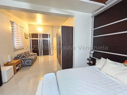 Se Vende Casa Quinta San Jacinto Maracay 24-10972 Ec