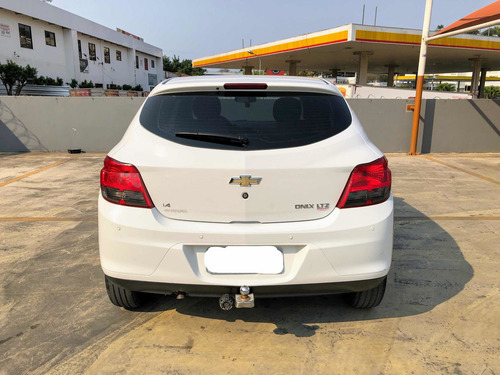 Imagem 6 de 15 de Chevrolet Onix 2015 1.4 Ltz 5p