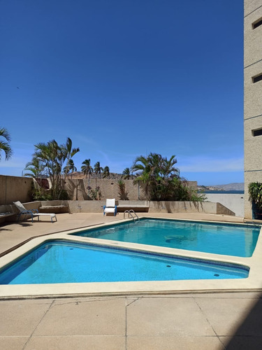 Imagen 9 de 12 de Comodo Apartamento Para Alquiler Vacacional Lecheria Frente A Playa Lido R. Mar De Leva