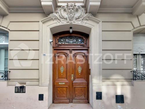 Departamento Francés En Venta En Recoleta. 4 Ambientes
