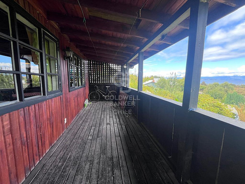 Hermosa Casa Con Vista Al Lago Ranco.