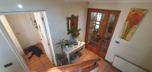 Casa 2 Pisos Amplia , 5 Dormitorios , 3 Baños , Living , Com