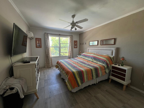 Casa En Venta En Los Jazmines, Pilar Del Este, Pilar