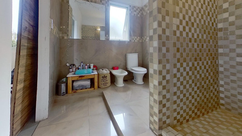 Casa En Vicente Lopez - Venta