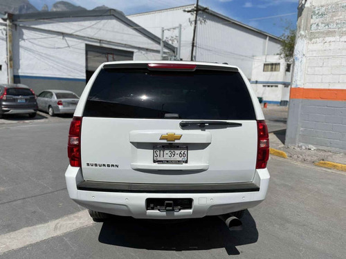 Imagen 8 de 15 de Chevrolet Suburban 2014 5p Lt V8/5.3 Aut 2da/banca