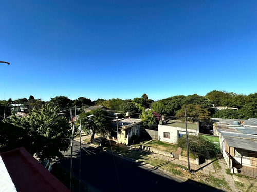 Casa Con Locales En Venta En Rafael Calzada