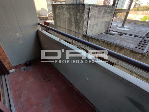 Imagen 4 de 11 de 2 Ambientes Contrafrente Cocina Separada - Rivadavia 9800