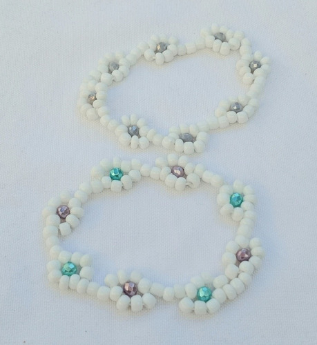 Imagen 3 de 6 de Combo De 8 Pulseras Flores