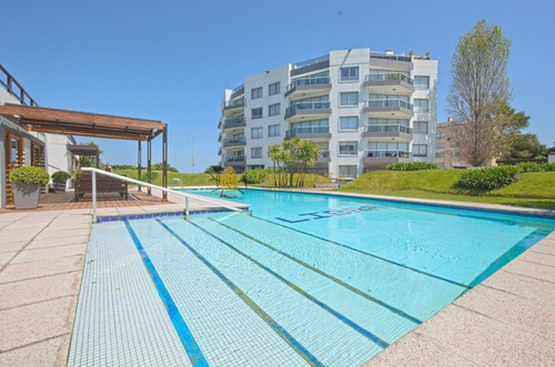 Apartamento En Venta - Pinares- Ref: 3878