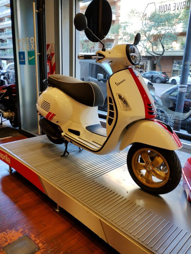 Imagen 2 de 21 de Vespa Gts 300 Racing Sixties Reserva Ya ..!!