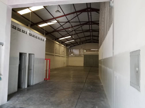 Excelente Galpón Para Uso Comercial, Industrial, O Almacén