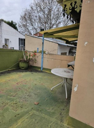 Casa En Venta - 2 Dormitorios 1 Baño - 110mts2 - Remedios De Escalada