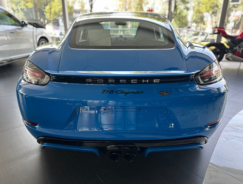 Estrena Auto!!! Es Un Azul Hermoso Y Con Poco Kilometraje