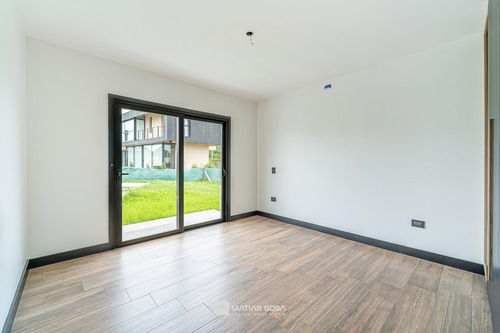 Venta - Casa 5 Ambientes - A Estrenar - Barrio Privado Arenas Chico