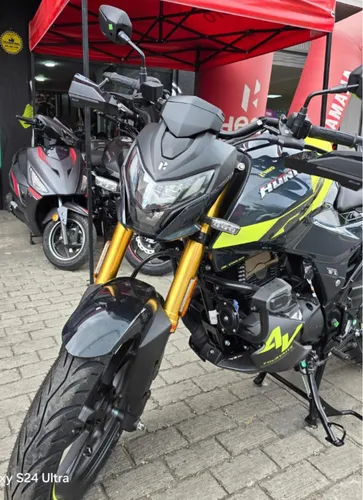 Moto Hero Hunk 2025 Casi Nueva Con Seguro Todo Riesgo