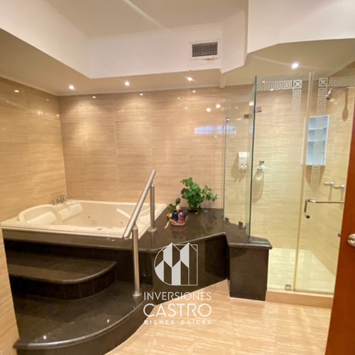 ¡bajó De Precio! En Venta: Exclusiva Casa Con Acabados De Lujo, Amoblada Y Lista Para Mudarse. Ubicada En Urb. Villa Granada C.r. Granada Hills. Circuito Cerrado Y Vigilancia Las 24hrs.