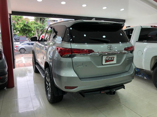 Imagen 3 de 7 de Toyota Fortuner