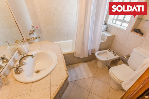 Venta - Casa 5 Ambientes Con Cochera Y Piscina - Vicente López