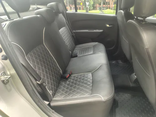 Renault Logan 1.6 Privilege / Intens