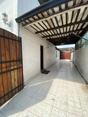 Se Vende Casa 3d+1b A Cuadras Del Metro Lo Valledor Pac