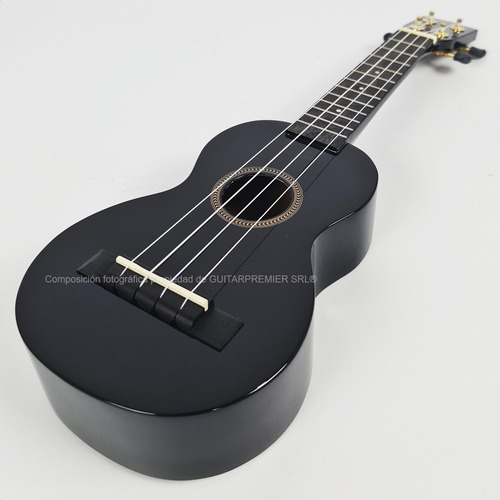 Imagen 4 de 9 de Ukelele Soprano Superior Negro + Funda Acolchada + Pua