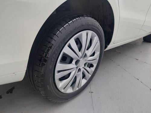 Volkswagen Voyage 1.6 16V MSI TOTALFLEX 4P AUTOMÁTICO