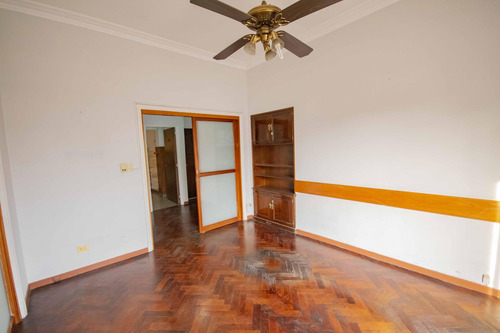 Departamento De 3 Ambientes Dependencia Apto Profesional En Alquiler, En Martínez.