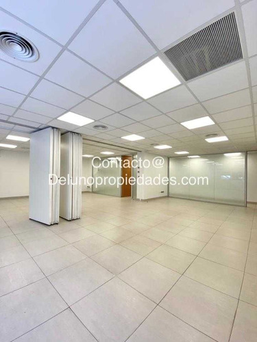 Arriendo Luminosa Y Remodelada Oficina, Metro Los Leones...