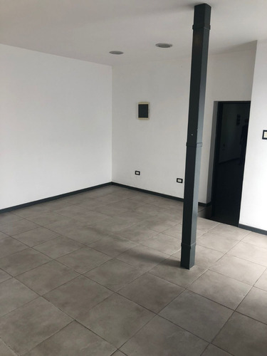 Imagen 10 de 30 de Oficinas Y Galpón Comercial Imperdible!!! Barrio San Martin Obispo Clara 163!!