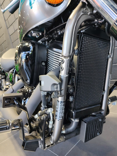 Kawasaki Vulcan 900 No 650 Harley Davidson 883 Honda Shadow