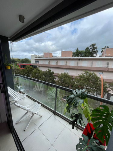 Carlos Paz - Departamento 2 Dormitorios Con Balcón, Cochera Y Amenities En Pleno Centro