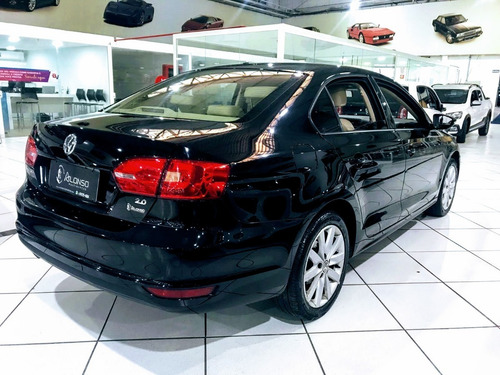 Imagem 2 de 8 de Jetta 2.0 Confortline - 2014 - Automatico