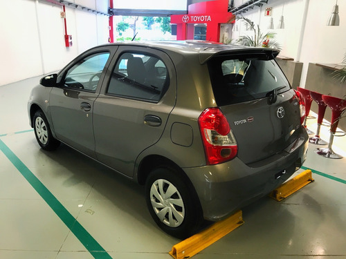 Toyota Etios X 1.5 6 M/t 5p