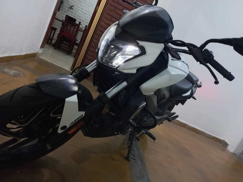 Imagen 1 de 22 de Bajaj Dominar 400