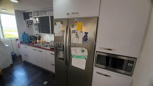 Hermoso Apartamento De 3 Niveles En Jorge Coll