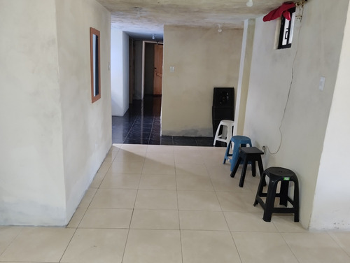 Hermosa Casa Con Terreno Con Todos Los Servicios Basicos, Para Personas Estrictamente Interezadas