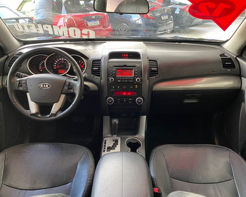 Imagem 10 de 11 de Kia Sorento 2.4 Ex 2012