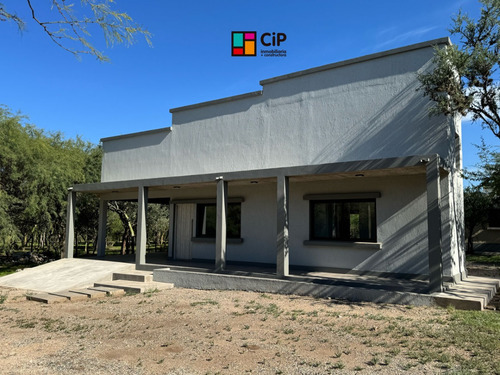 Venta De Casa En Carpinteria A Minutos De Merlo