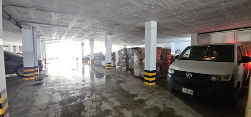 Bodega 3715m2 En 3 Niveles Con 52 Estacionamientos