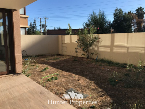 Departamento 2d, En Primer Piso, Con Patio En Venta En Talca