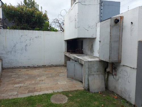 Imagen 17 de 18 de Venta Casa En Una Planta De 3 Dormitorios, Fondo Y Garaje