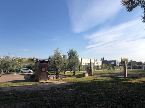Imagen 10 de 14 de Lote En Exclusivo Barrio Privado Punta Larrea