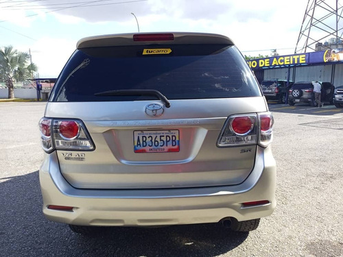 Imagen 6 de 14 de Toyota Fortuner