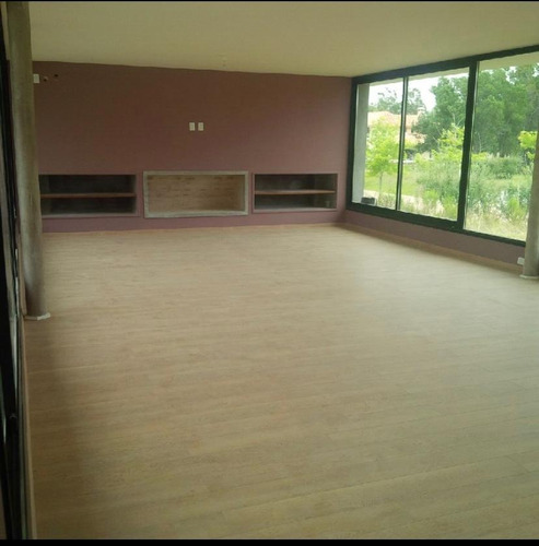 Imagen 2 de 27 de Casa En Venta Ambientes Amplios, 3 Dormitorios + Servicio. 310 M2 + Terreno. Vale La Pena Coordinar Visita!